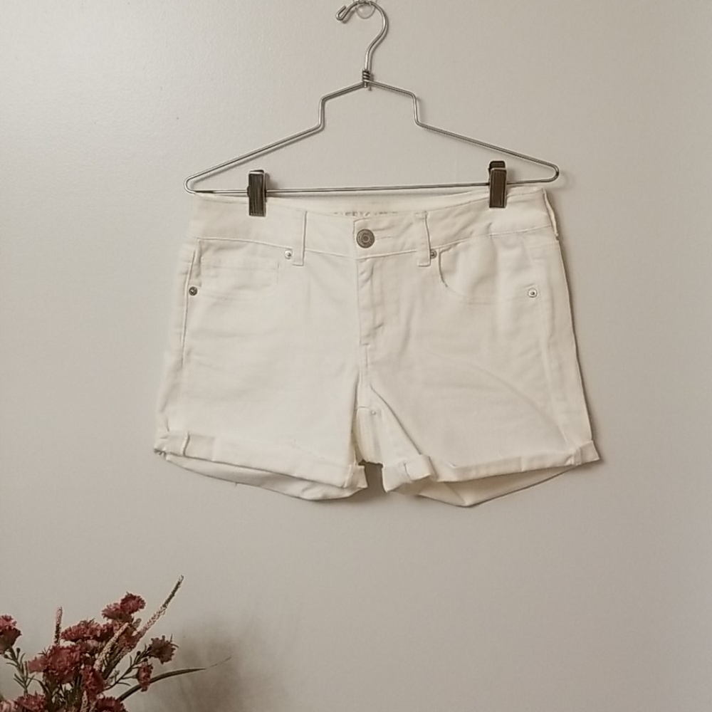 American Eagle white stretch denim midi shorts